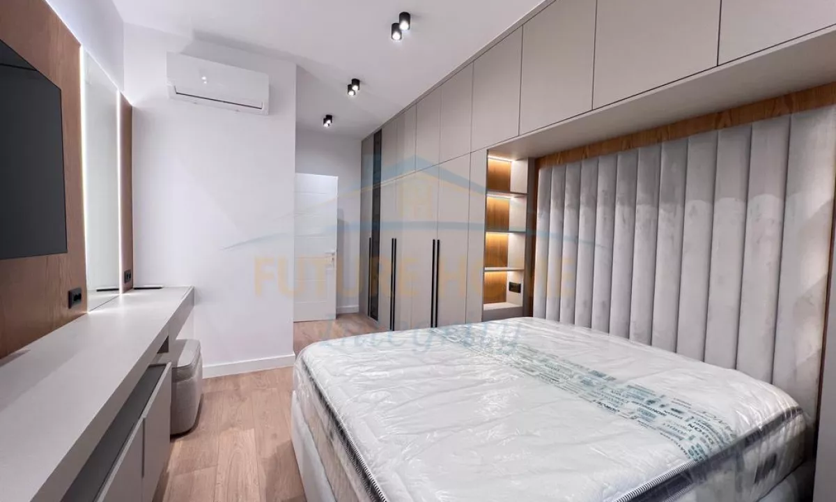 Shtepi ne shitje Apartament ne Tirane, 2+1, Mobilimi E mobiluar, Pagesa 250,000  Euro.