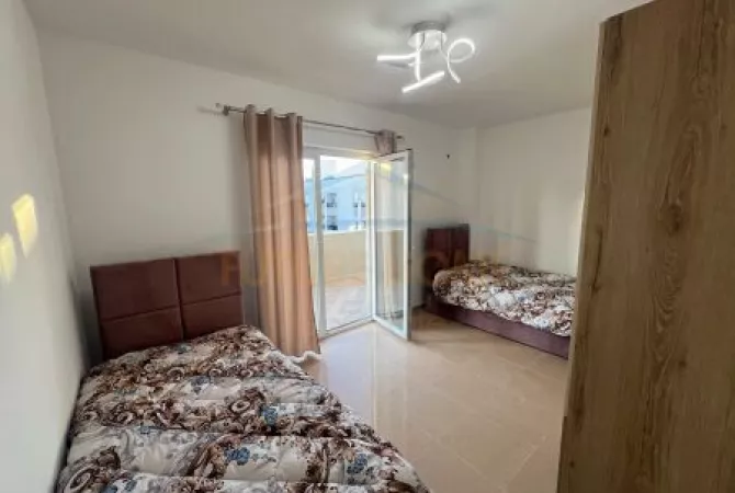 Shtepi ne shitje Apartament ne Tirane, 2+1, Mobilimi E mobiluar, Pagesa 189,000  Euro.