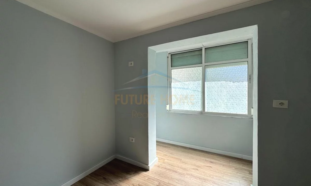 Shtepi ne shitje Apartament ne Tirane, 2+1, Mobilimi Bosh, pa mobiluar, Pagesa 135,000  Euro.