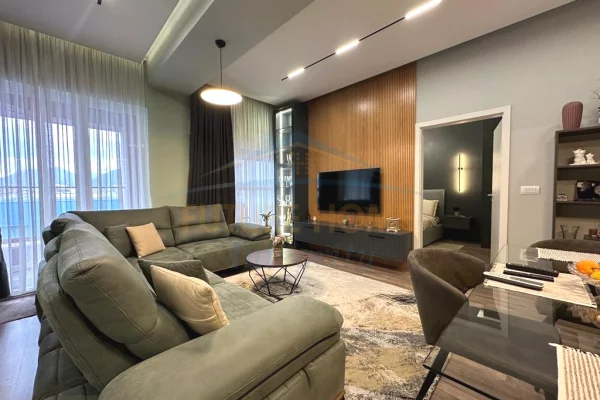 Shtepi ne shitje Apartament ne Tirane, 1+1, Mobilimi E mobiluar, Pagesa 150,000  Euro.