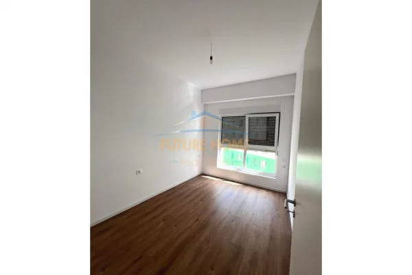 Shitet, Apartament 1+1, Ali Demi, Tiranë.