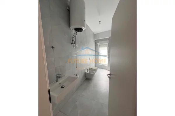 Shtepi ne shitje Apartament ne Tirane, 1+1, Mobilimi Bosh, pa mobiluar, Pagesa 109,500  Euro.