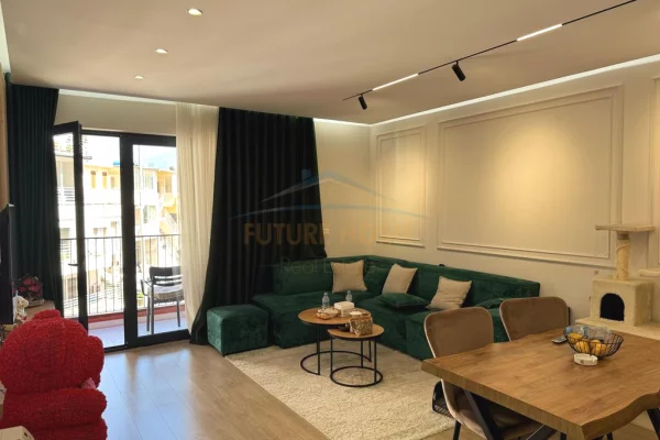 Shtepi ne shitje Apartament ne Tirane, 2+1, Mobilimi E mobiluar, Pagesa 235,000  Euro.