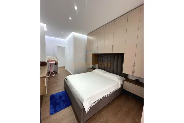 Shtepi ne shitje Apartament ne Tirane, 3+1, Mobilimi E mobiluar, Pagesa 350,000  Euro.