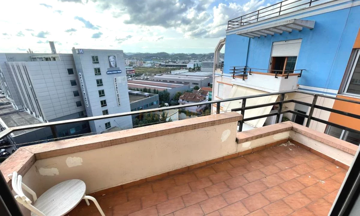 Shtepi ne shitje Apartament ne Tirane, 1+1, Mobilimi Pjeserisht e mobiluar, Pagesa 84,000  Euro.