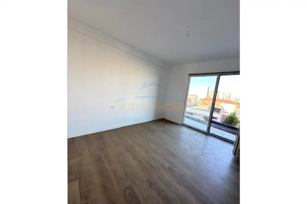 Shtepi ne shitje Apartament ne Tirane, 2+1, Mobilimi Pjeserisht e mobiluar, Pagesa 199,000  Euro.