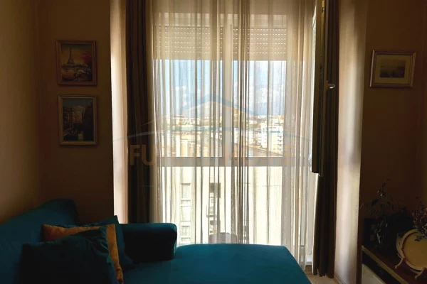 Shtepi ne shitje Apartament ne Tirane, 2+1, Mobilimi E mobiluar, Pagesa 1,750,000  Euro.