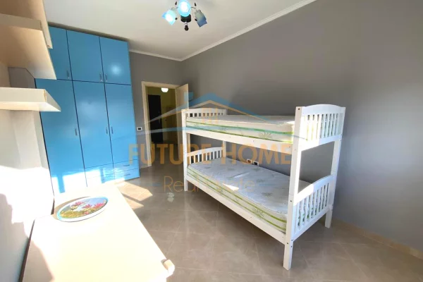 Shtepi ne shitje Apartament ne Tirane, 2+1, Mobilimi E mobiluar, Pagesa 125,000  Euro.