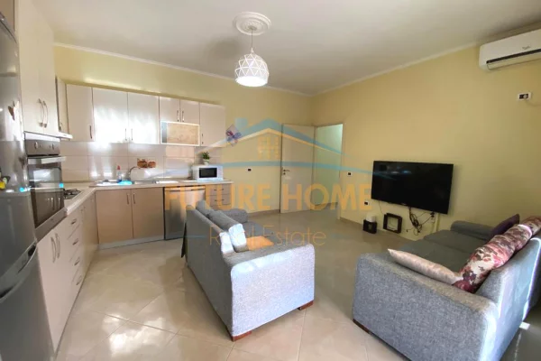 Shtepi ne shitje Apartament ne Tirane, 2+1, Mobilimi E mobiluar, Pagesa 125,000  Euro.