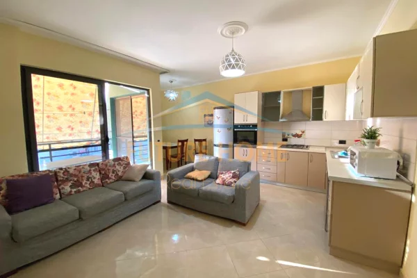 Shtepi ne shitje Apartament ne Tirane, 2+1, Mobilimi E mobiluar, Pagesa 125,000  Euro.