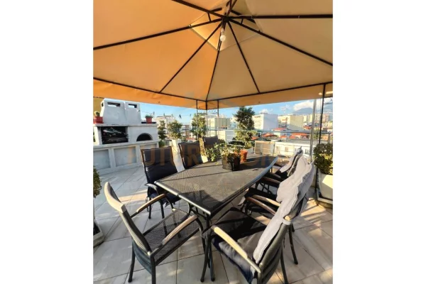 Shtepi ne shitje Apartament ne Tirane, 3+1, Mobilimi E mobiluar, Pagesa 277,000  Euro.