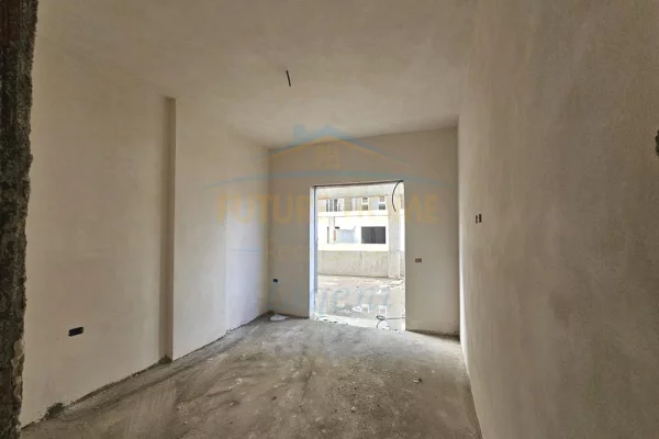 Shtepi ne shitje Apartament ne Tirane, 2+1, Mobilimi Bosh, pa mobiluar, Pagesa 152,000  Euro.