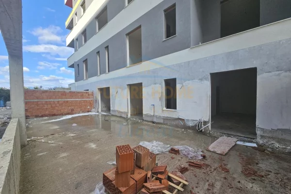 Shtepi ne shitje Apartament ne Tirane, 2+1, Mobilimi Bosh, pa mobiluar, Pagesa 152,000  Euro.