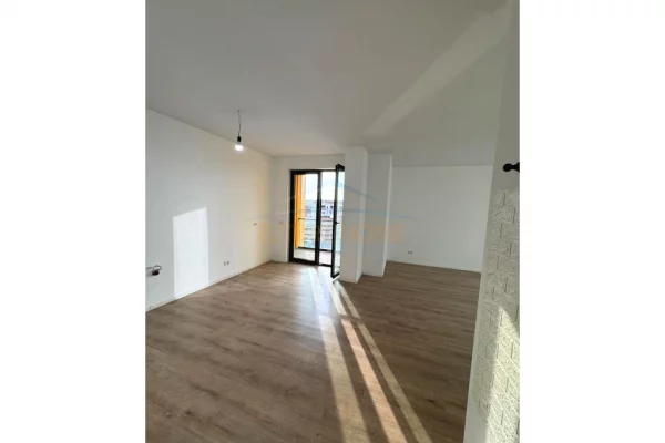 Shtepi ne shitje Apartament ne Tirane, 2+1, Mobilimi Bosh, pa mobiluar, Pagesa 204,000  Euro.