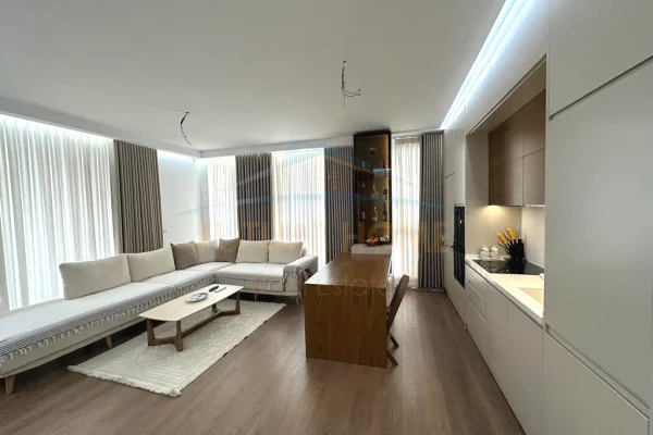 Shtepi ne shitje 3+1 ne Tirane - 350,000 Euro