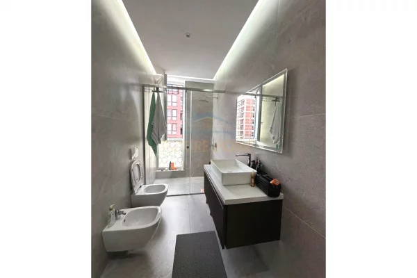 Shtepi ne shitje Apartament ne Tirane, 3+1, Mobilimi E mobiluar, Pagesa 350,000  Euro.