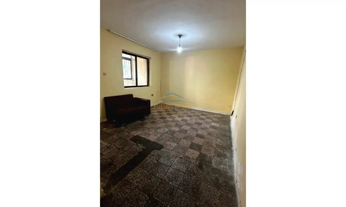 Shtepi ne shitje Apartament ne Tirane, 1+1, Mobilimi Pjeserisht e mobiluar, Pagesa 118,000  Euro.