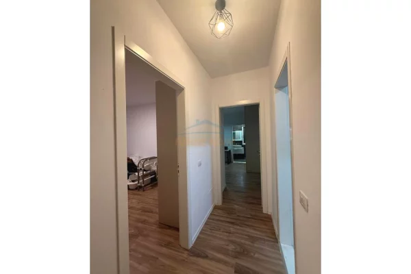 Shtepi ne shitje Apartament ne Tirane, 3+1, Mobilimi E mobiluar, Pagesa 1,410,000  Euro.