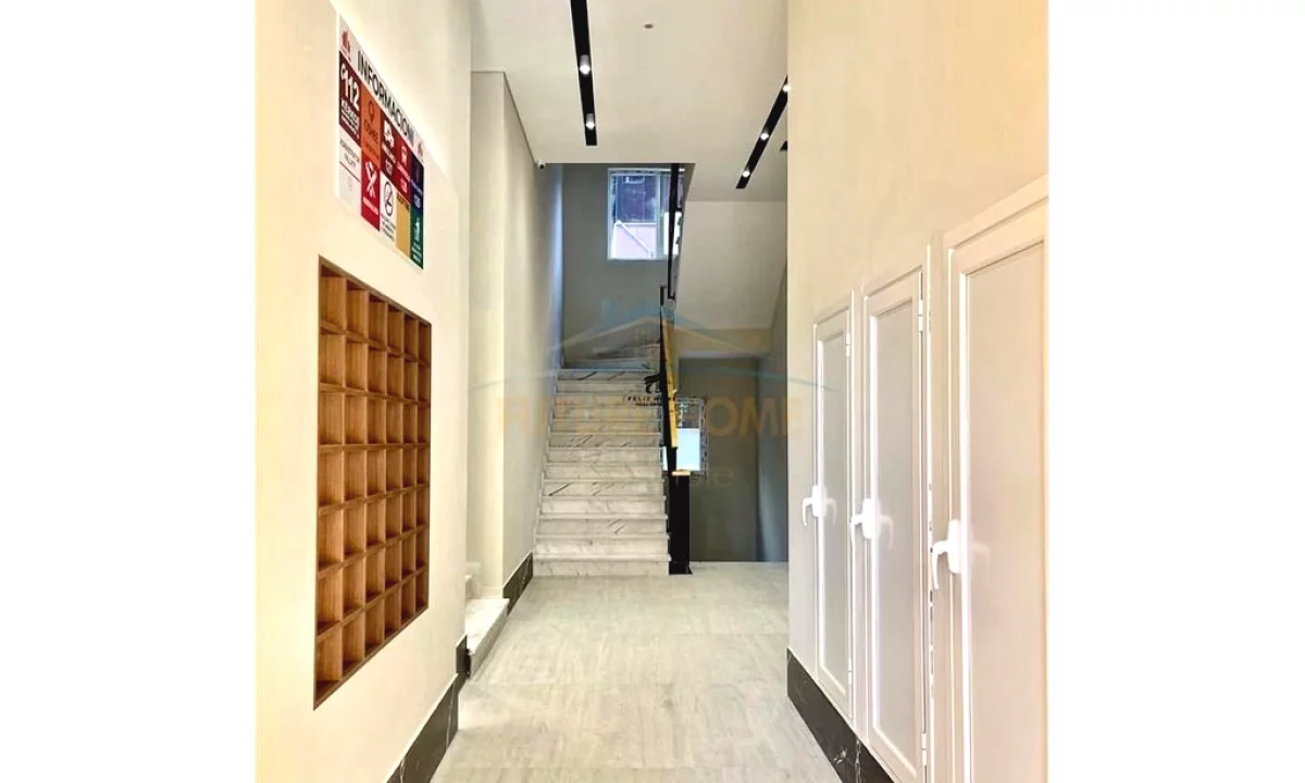 Shtepi ne shitje Apartament ne Tirane, 2+1, Mobilimi Bosh, pa mobiluar, Pagesa 2,000,000  Euro.