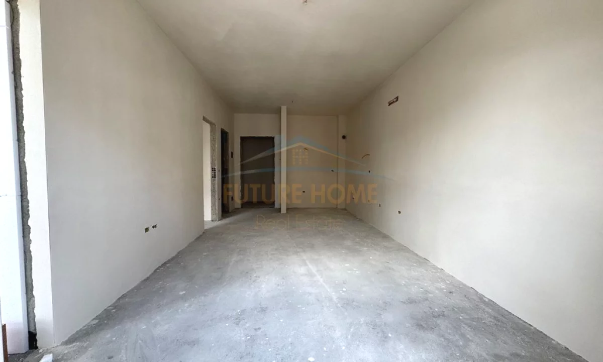 Shtepi ne shitje Apartament ne Tirane, 1+1, Mobilimi Bosh, pa mobiluar, Pagesa 78,000  Euro.