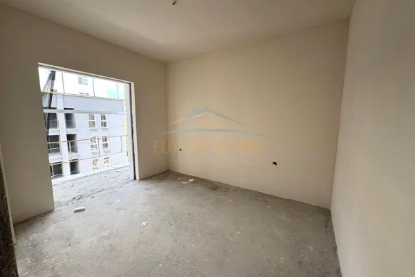 Shtepi ne shitje Apartament ne Tirane, 1+1, Mobilimi Bosh, pa mobiluar, Pagesa 78,000  Euro.