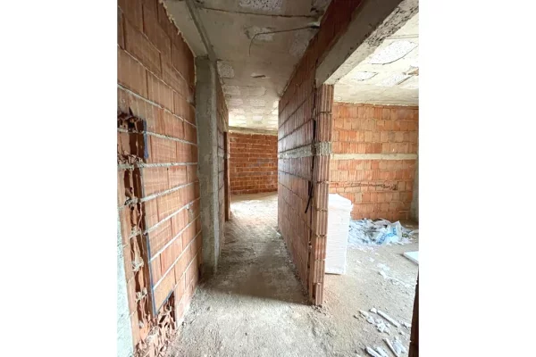 Shtepi ne shitje Apartament ne Tirane, 1+1, Mobilimi Pjeserisht e mobiluar, Pagesa 90,000  Euro.