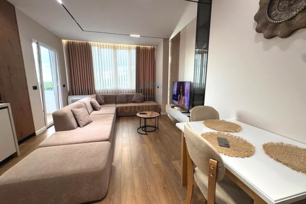 Shtepi ne shitje Apartament ne Tirane, 2+1, Mobilimi E mobiluar, Pagesa 180,000  Euro.