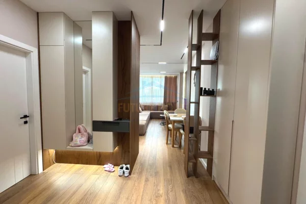 Shtepi ne shitje Apartament ne Tirane, 2+1, Mobilimi E mobiluar, Pagesa 180,000  Euro.