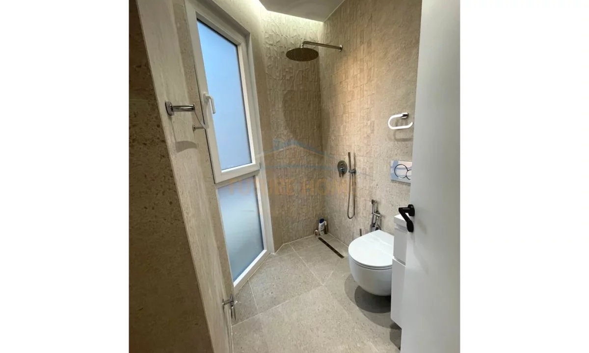 Shtepi ne shitje Apartament ne Tirane, 2+1, Mobilimi E mobiluar, Pagesa 198,000  Euro.