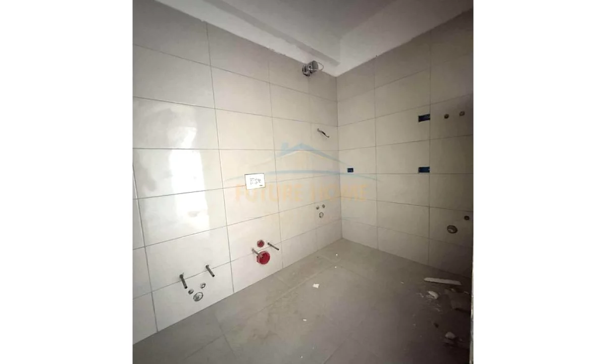 Shtepi ne shitje Apartament ne Tirane, 1+1, Mobilimi Bosh, pa mobiluar, Pagesa 113,480  Euro.