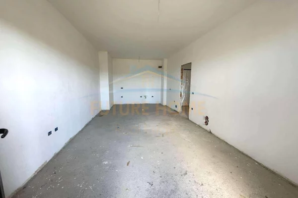 Shtepi ne shitje Apartament ne Tirane, 1+1, Mobilimi Bosh, pa mobiluar, Pagesa 113,480  Euro.