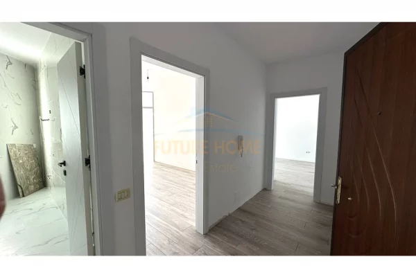 Shtepi ne shitje Apartament ne Tirane, 1+1, Mobilimi Bosh, pa mobiluar, Pagesa 1,050,000  Euro.