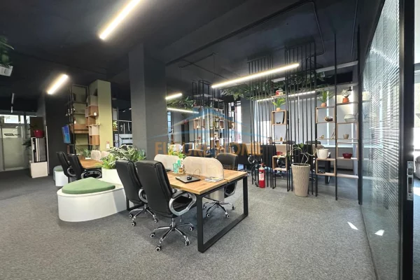 Qera,Zyre Luksoze,Kompleksi Delijorgji !