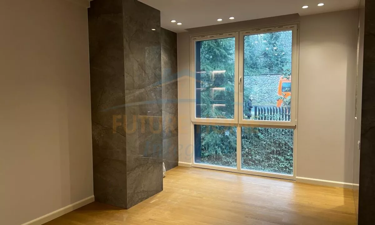 Shtepi ne shitje Apartament ne Tirane, 3+1, Mobilimi Pjeserisht e mobiluar, Pagesa 390,000  Euro.