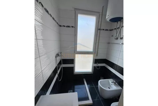 Shtepi ne shitje Apartament ne Tirane, 2+1, Mobilimi E mobiluar, Pagesa 285,000  Euro.