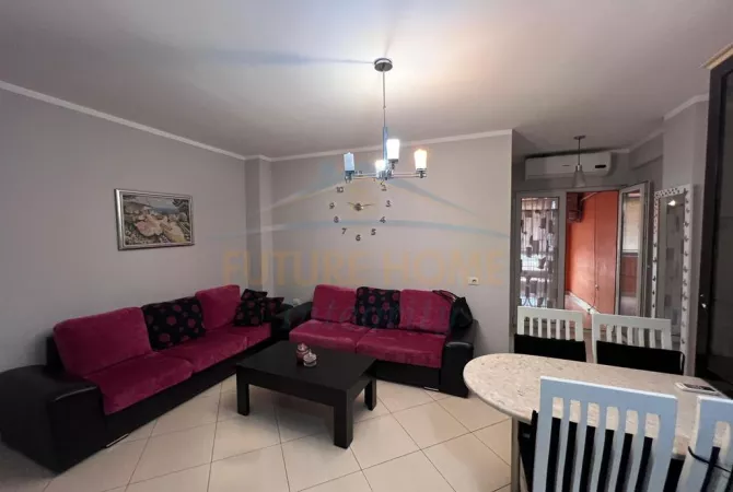 Shtepi me qera Apartament ne Tirane, 1+1, Mobilimi E mobiluar, Pagesa 500  Euro.