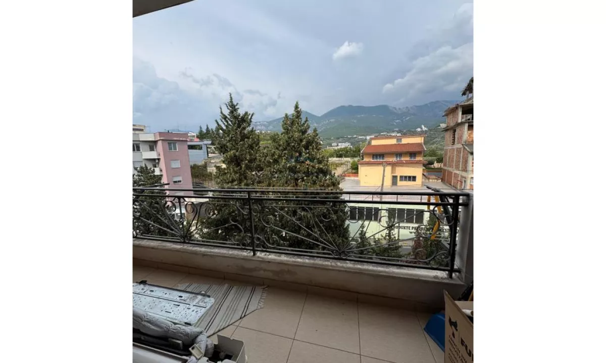 Shtepi ne shitje Apartament ne Tirane, 2+1, Mobilimi E mobiluar, Pagesa 144,000  Euro.