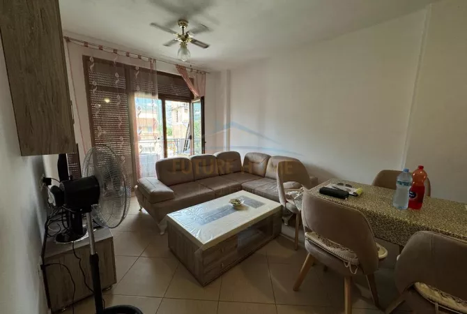 Shtepi ne shitje Apartament ne Tirane, 2+1, Mobilimi E mobiluar, Pagesa 144,000  Euro.