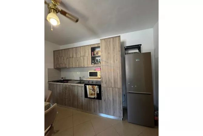 Shtepi ne shitje Apartament ne Tirane, 2+1, Mobilimi E mobiluar, Pagesa 144,000  Euro.