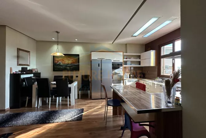 Shtepi ne shitje Apartament ne Tirane, 1+1, Mobilimi E mobiluar, Pagesa 175,000  Euro.