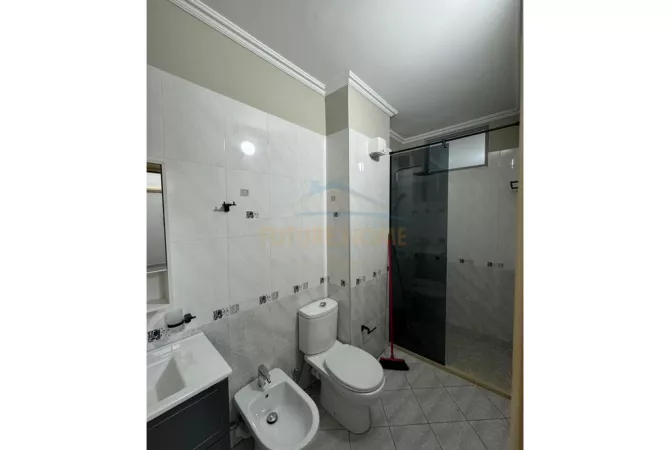 Shtepi me qera Apartament ne Tirane, 1+1, Mobilimi E mobiluar, Pagesa 450  Euro.