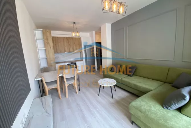 Shtepi ne shitje Apartament ne Tirane, 2+1, Mobilimi E mobiluar, Pagesa 178,000  Euro.