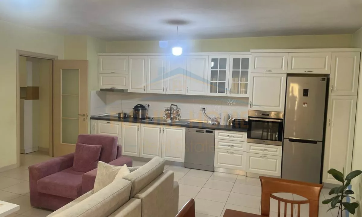 Shtepi ne shitje Apartament ne Tirane, 2+1, Mobilimi E mobiluar, Pagesa 150,000  Euro.