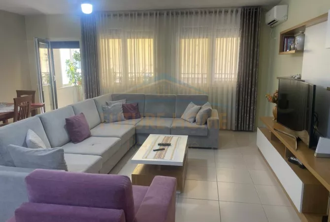 Shtepi ne shitje Apartament ne Tirane, 2+1, Mobilimi E mobiluar, Pagesa 150,000  Euro.