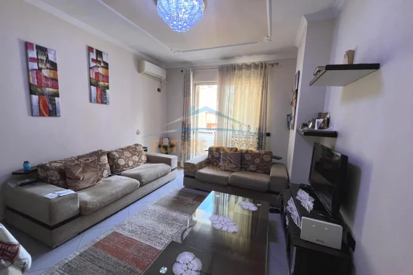 Shtepi ne shitje Apartament ne Tirane, 2+1, Mobilimi E mobiluar, Pagesa 142,500  Euro.