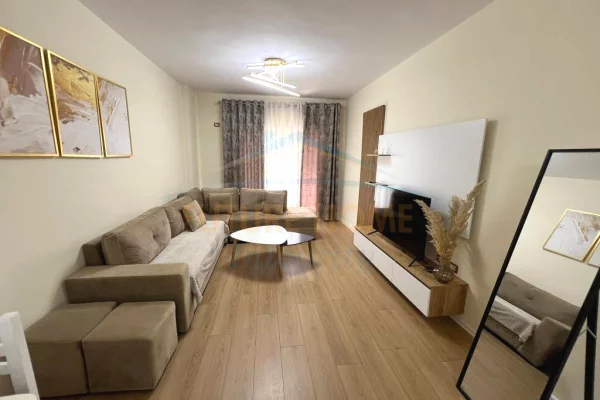 Shtepi ne shitje Apartament ne Tirane, 2+1, Mobilimi E mobiluar, Pagesa 145,001  Euro.