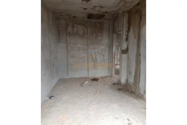 Shtepi ne shitje Apartament ne Tirane, 3+1, Mobilimi Bosh, pa mobiluar, Pagesa 185,000  Euro.