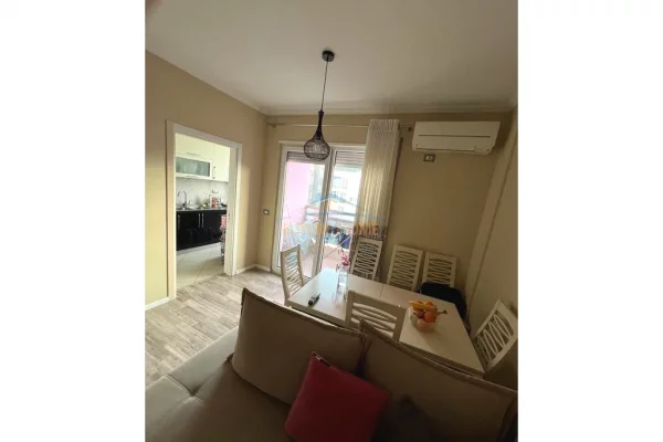 Shtepi me qera Apartament ne Tirane, 2+1, Mobilimi E mobiluar, Pagesa 550  Euro.