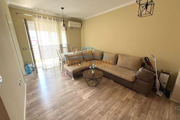 Shtepi me qera Apartament ne Tirane, 2+1, Mobilimi E mobiluar, Pagesa 550  Euro.