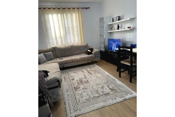 Shtepi me qera 2+1 ne Tirane - 500 Euro